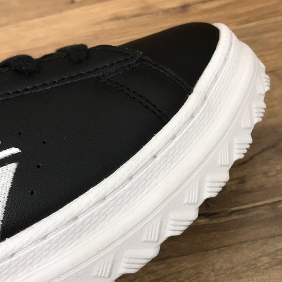 CONVERSE LOW TOP BRAND NEW - Picture 12 of 16